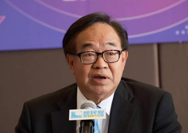 30岁粤剧美女演员，和70岁香港议员即将成婚，她父亲直言没有问题