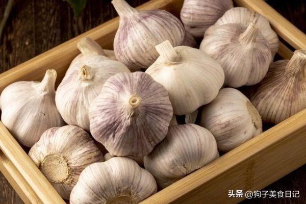 大蒜的“黄金搭配”找到了，补肝肾、通血管，眼睛明亮人显年轻